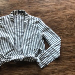 Pretty Little Thing Tie Front Crop Top